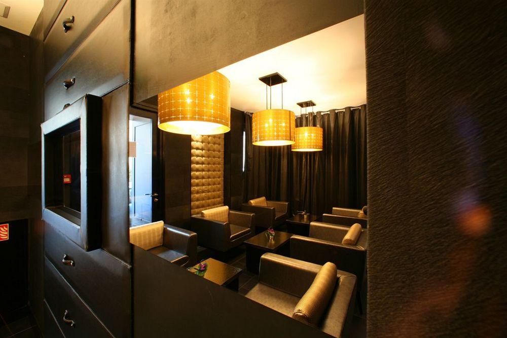 L'Adresse Hotel Paris Exterior photo
