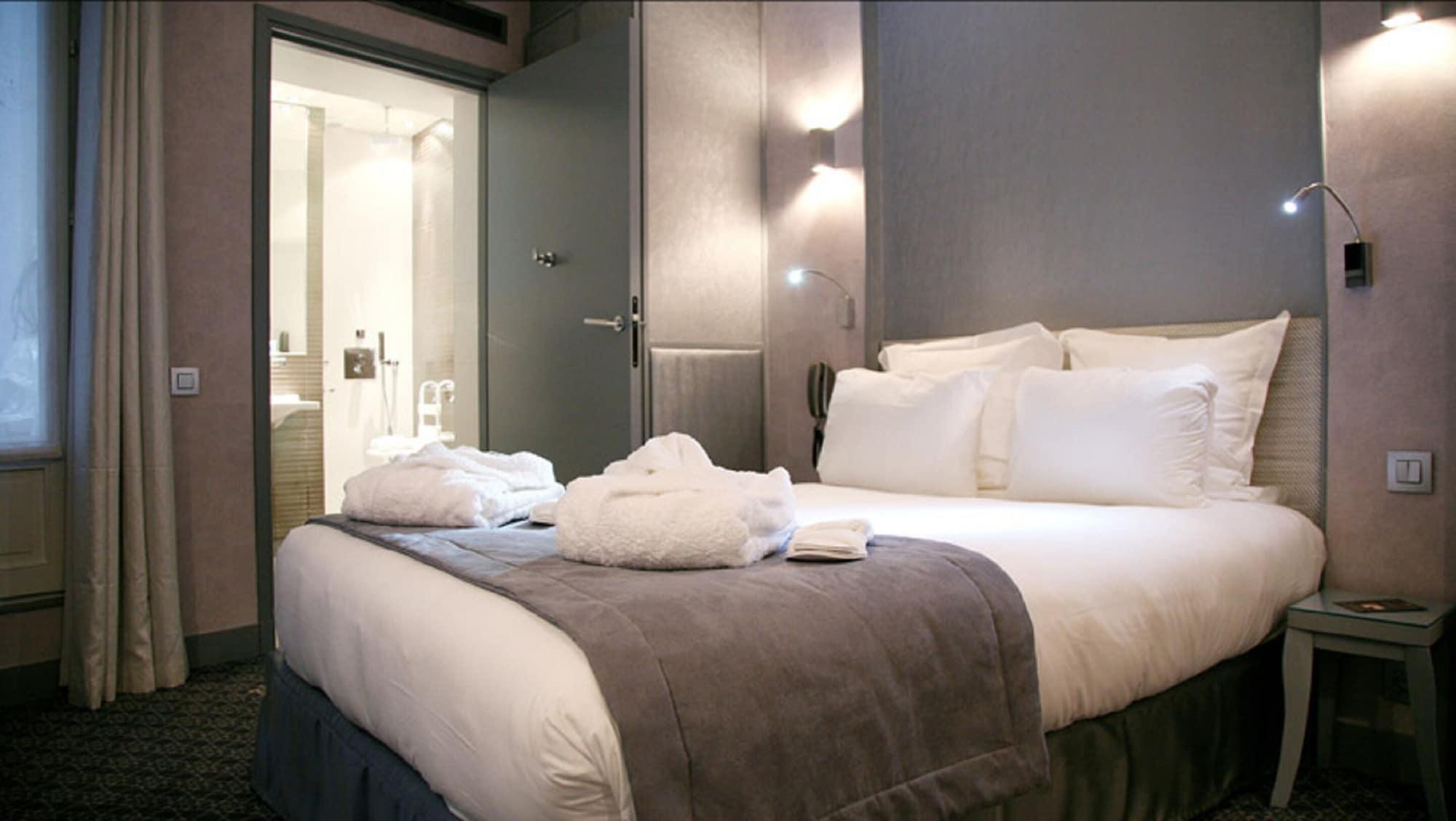 L'Adresse Hotel Paris Exterior photo